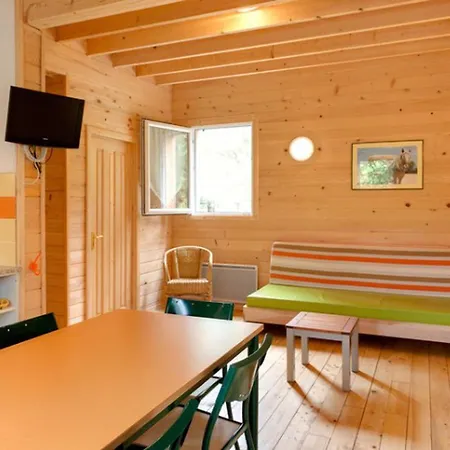 Spacieux Avec Terrasse Pour 8 Personnes - Api-1-52-1342 Campsite Dienne (Vienne)